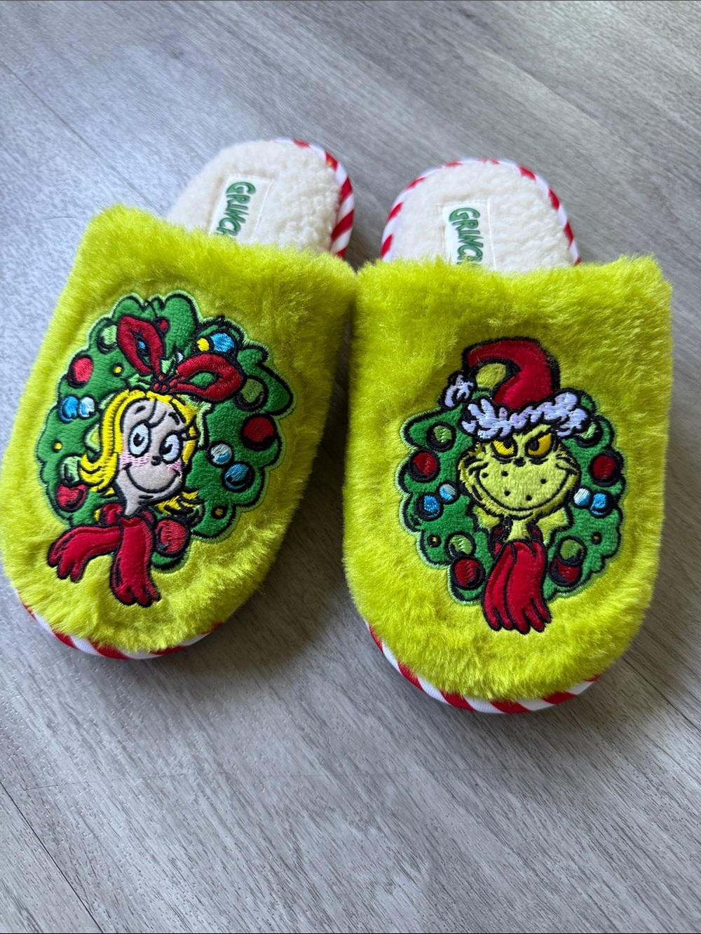Kids Grinch Holiday Plush Slippers - Bright Green